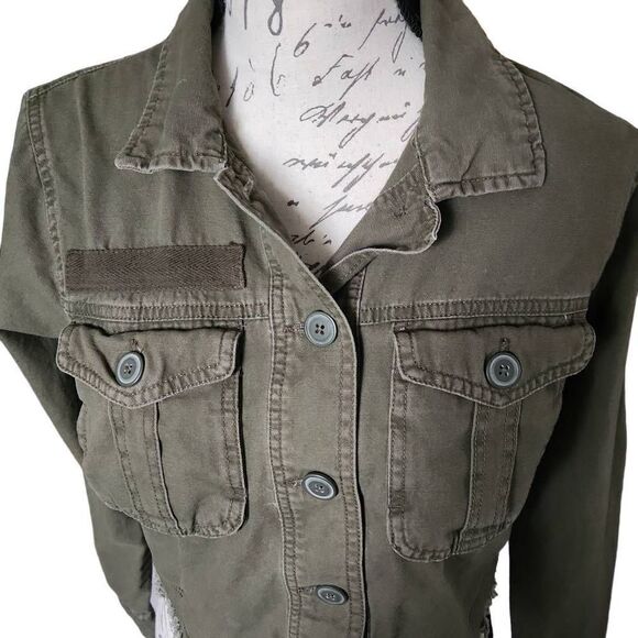 Aeropostale Ladies Olive Green Cropped Raw Hem Button Down Jacket - Size XS - Picture 3 of 6